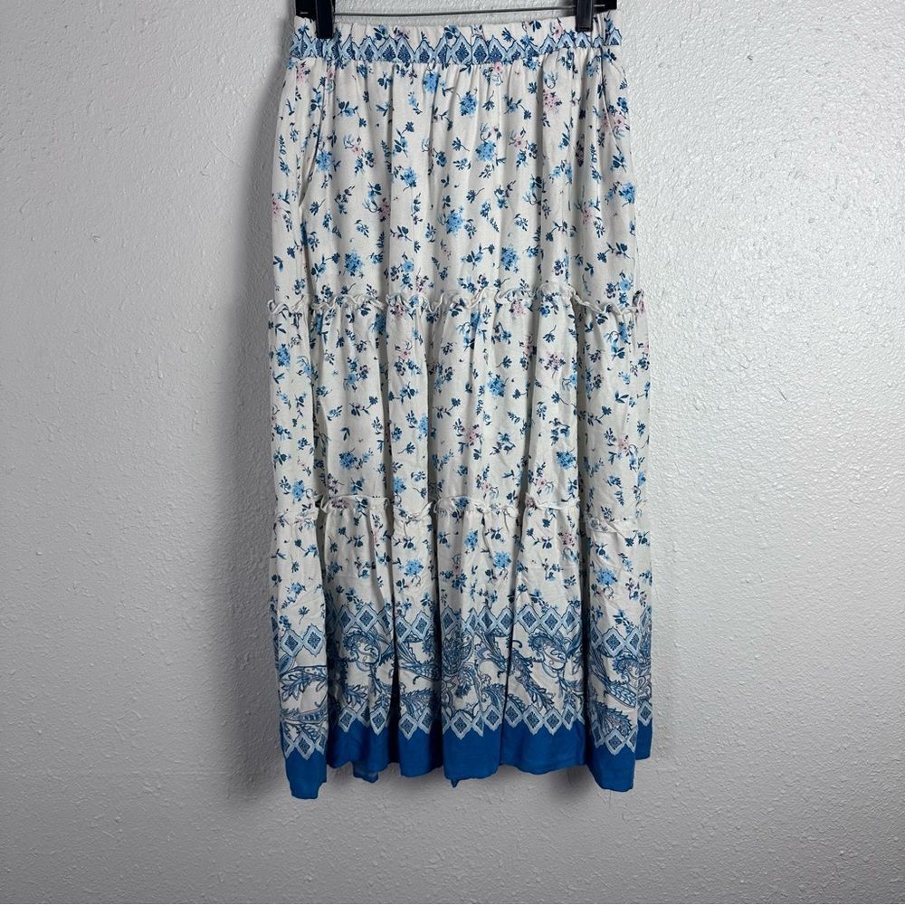 GILLI Floral Blue and White Women's Skirt Size Medium